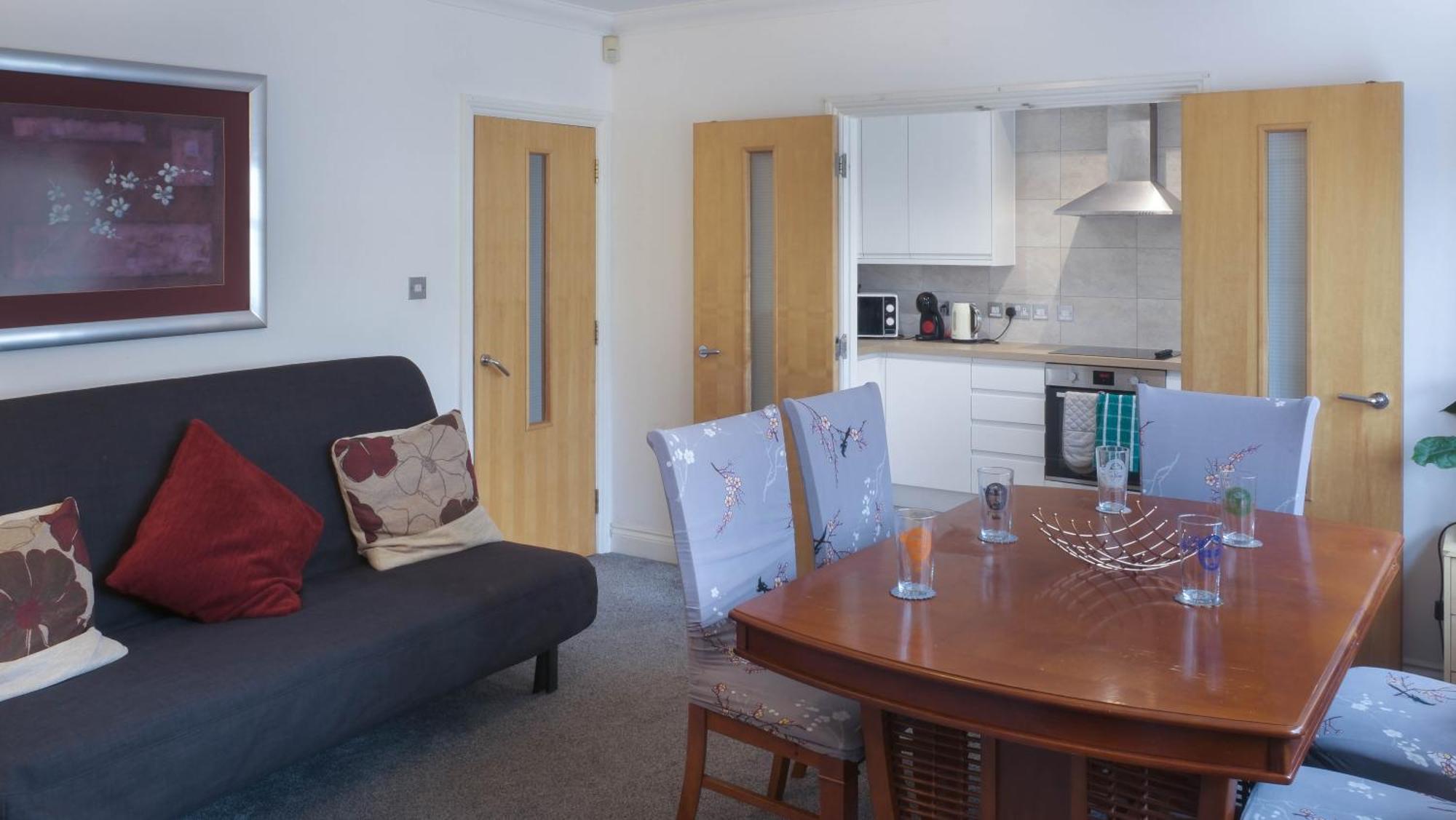 Bournemouth Beachfront Retreat 3 Bedroom 3 Bathroom Seaside B&B With Free Parking Zewnętrze zdjęcie