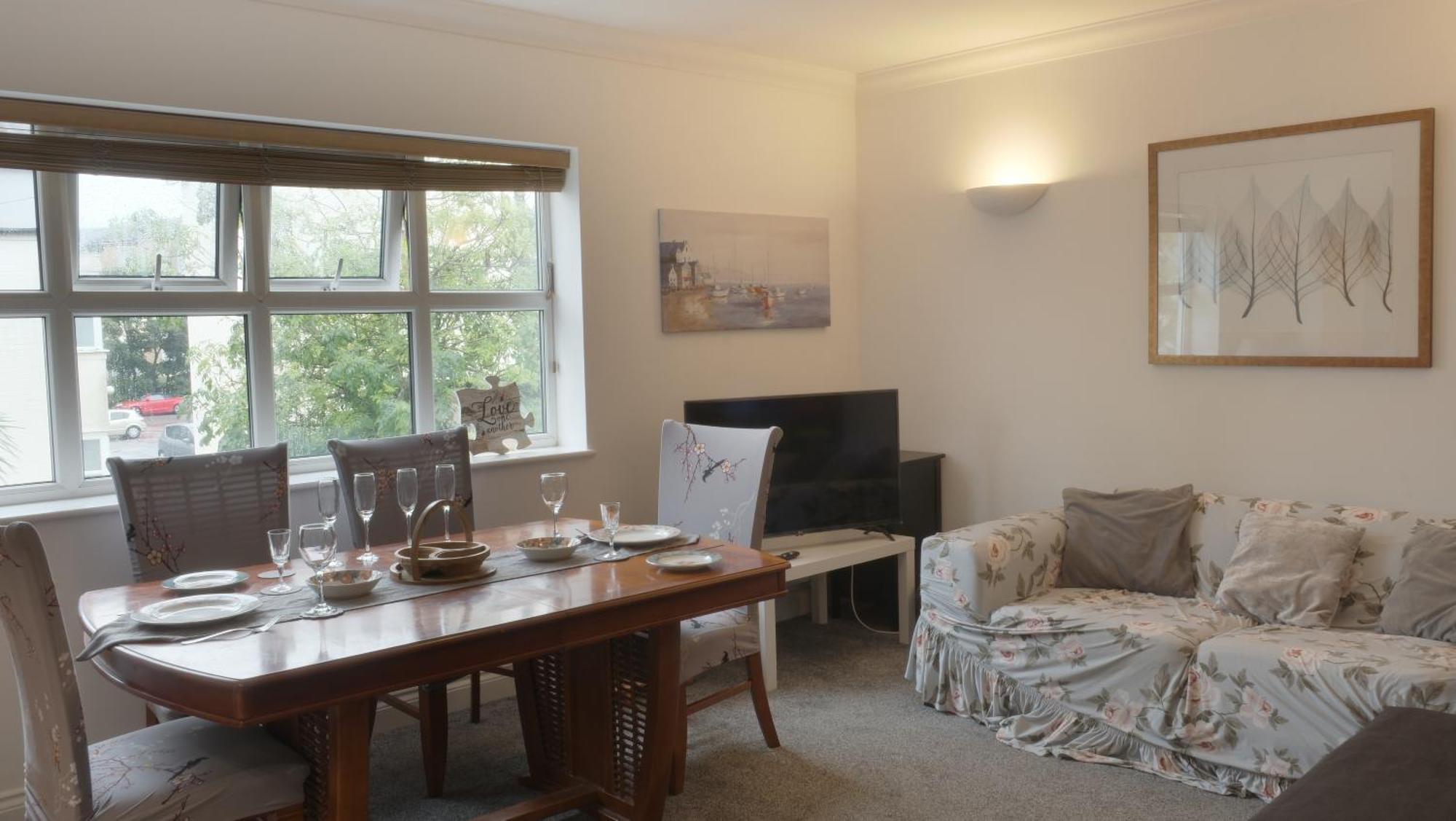 Bournemouth Beachfront Retreat 3 Bedroom 3 Bathroom Seaside B&B With Free Parking Zewnętrze zdjęcie