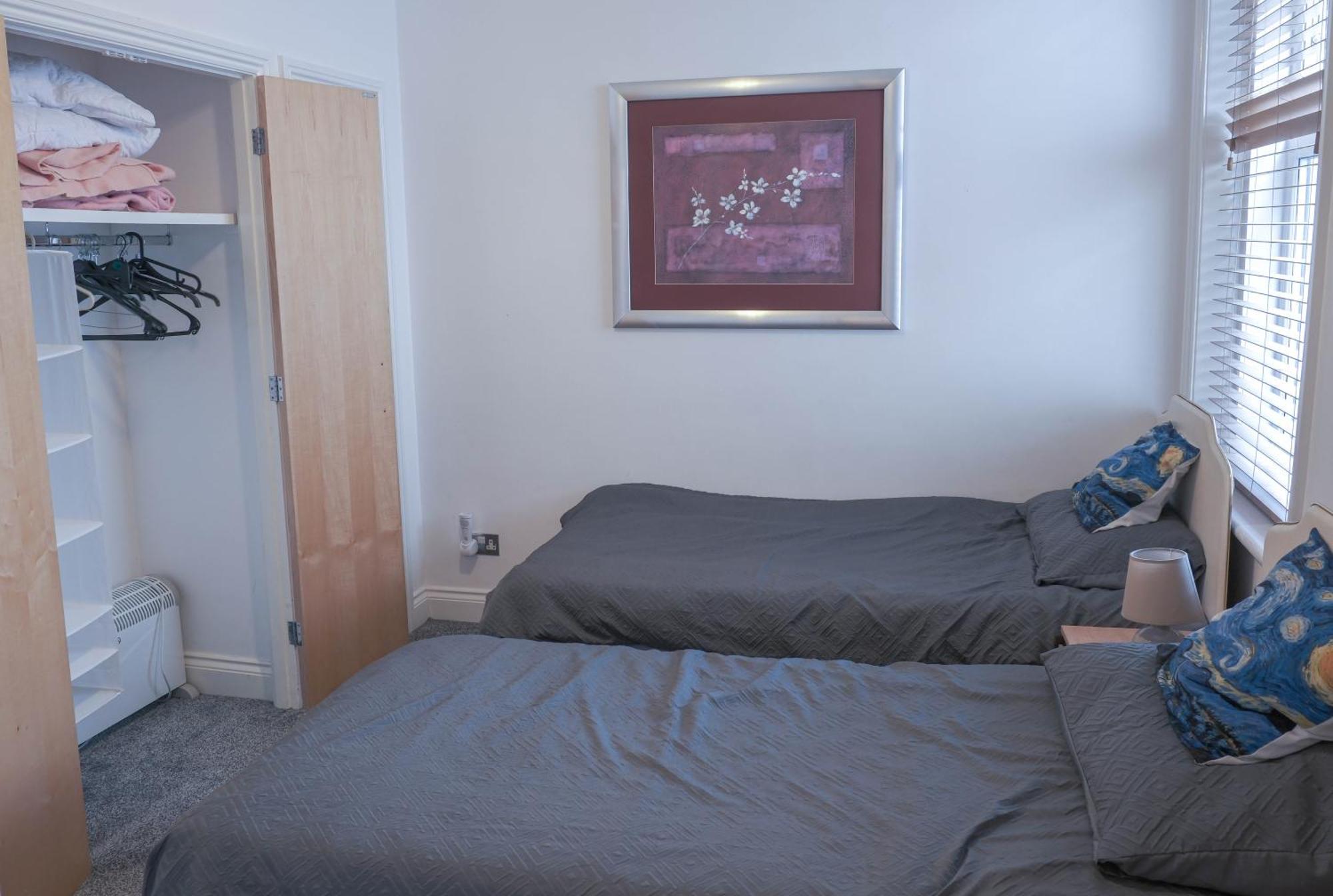 Bournemouth Beachfront Retreat 3 Bedroom 3 Bathroom Seaside B&B With Free Parking Zewnętrze zdjęcie