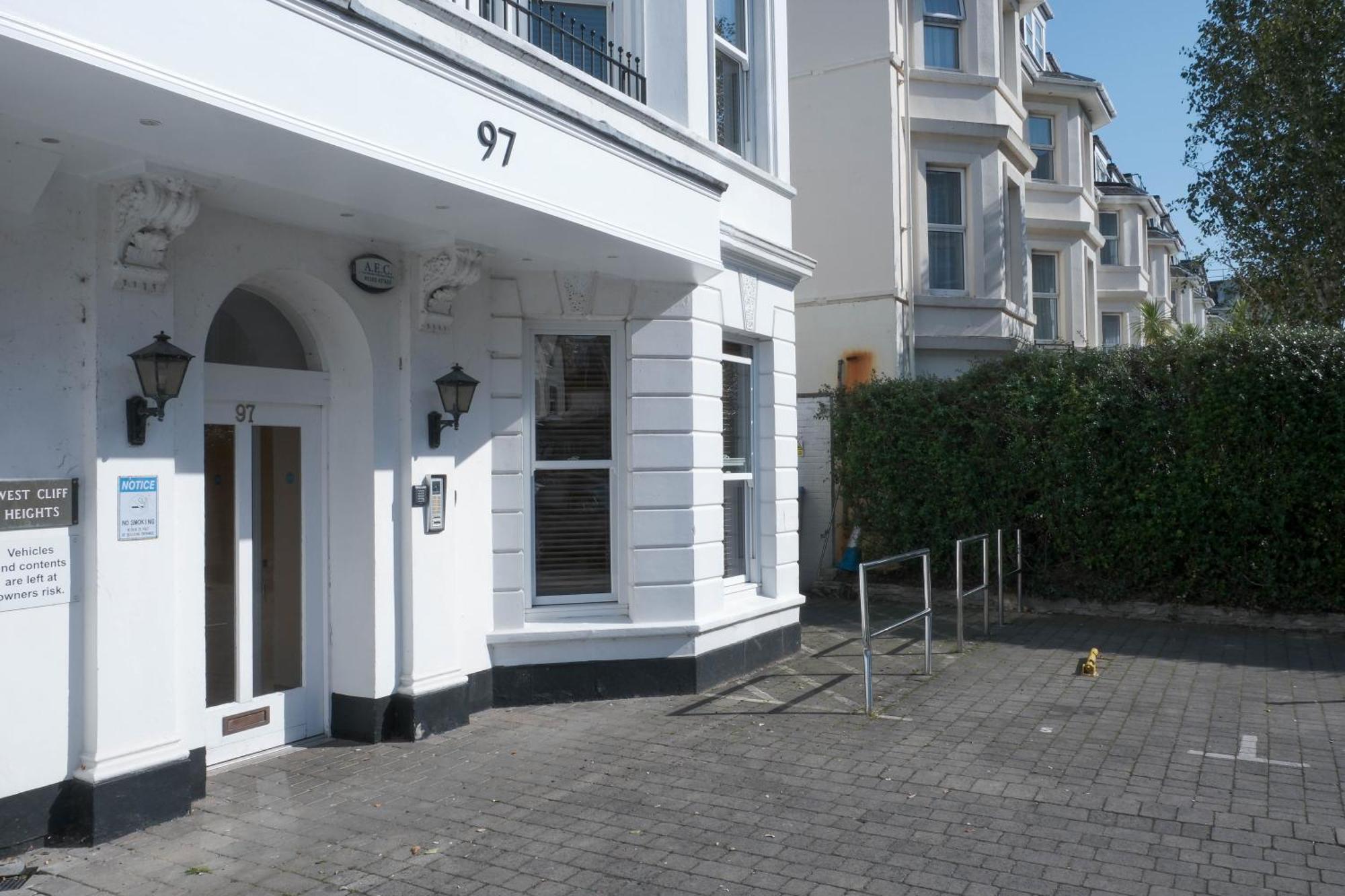 Bournemouth Beachfront Retreat 3 Bedroom 3 Bathroom Seaside B&B With Free Parking Zewnętrze zdjęcie