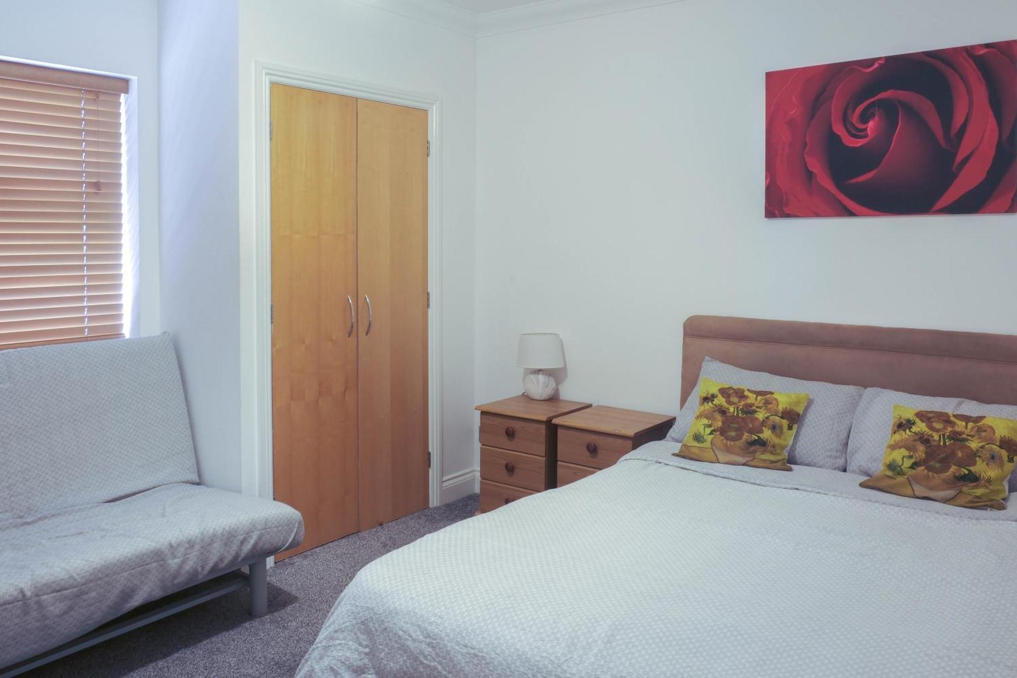 Bournemouth Beachfront Retreat 3 Bedroom 3 Bathroom Seaside B&B With Free Parking Zewnętrze zdjęcie