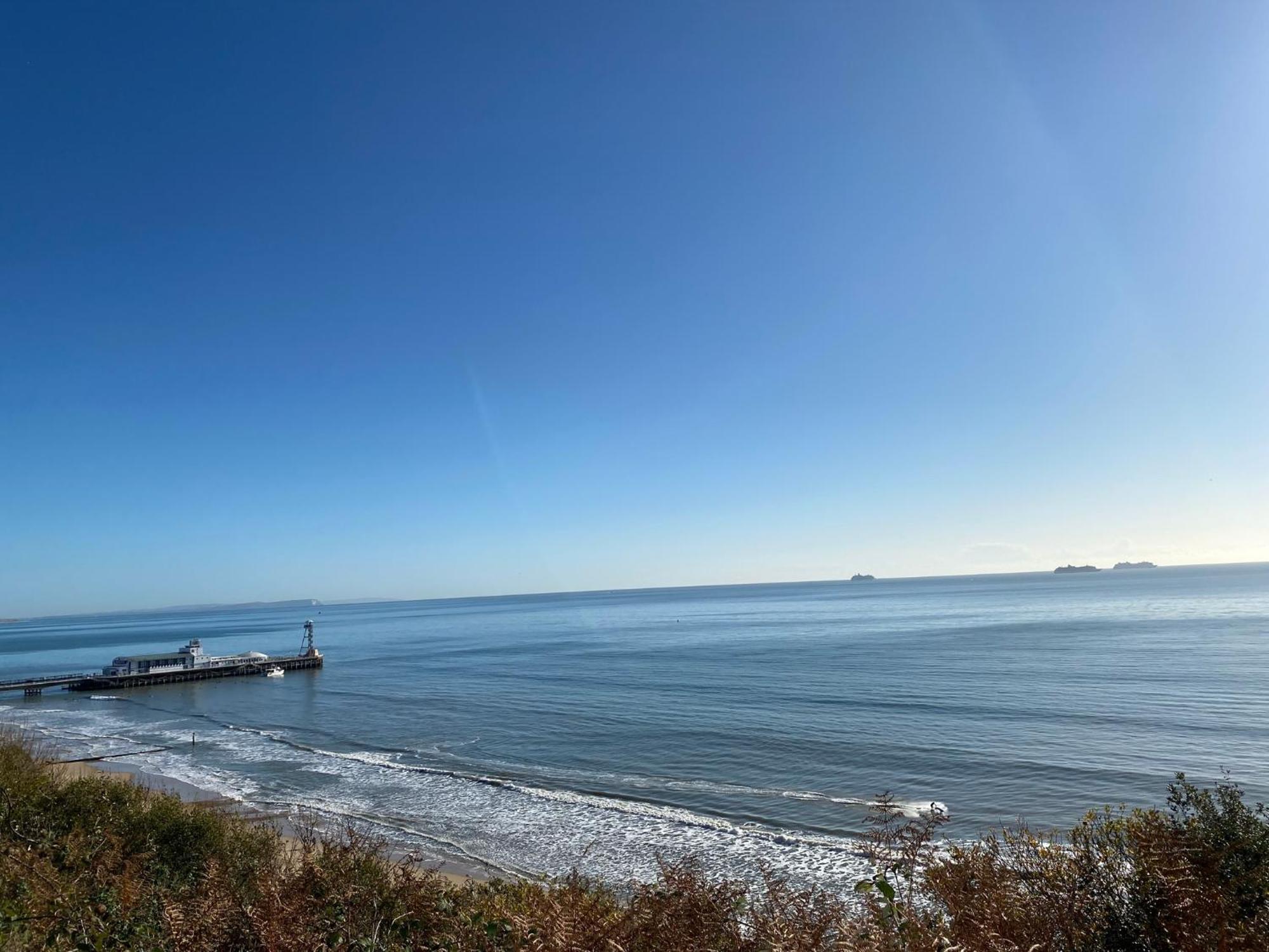 Bournemouth Beachfront Retreat 3 Bedroom 3 Bathroom Seaside B&B With Free Parking Zewnętrze zdjęcie